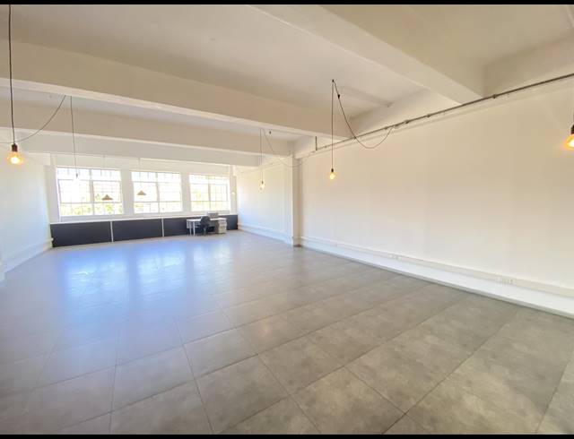 95M² OFFICE TO LET IN WOODSTOCK
